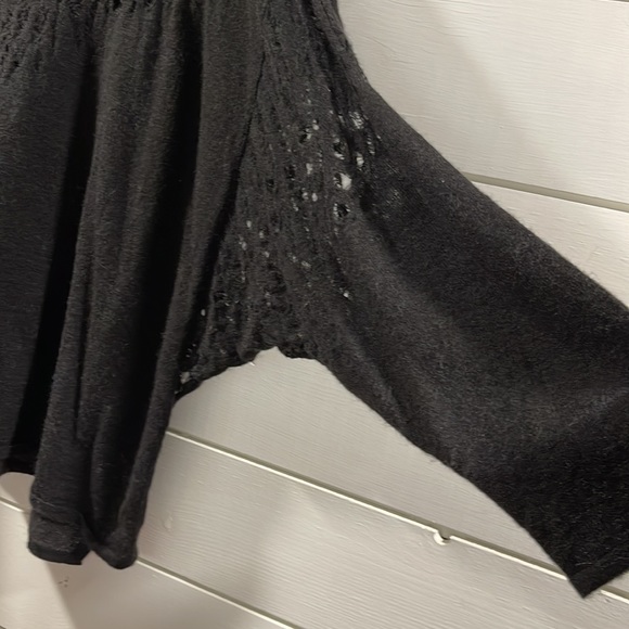 Free People sweater size small/ fits like xl - Picture 4 of 6